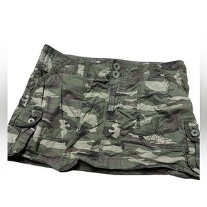 💚EUC-SUPER CUTE CAMO MINI SKIRT SZ 7💚💚